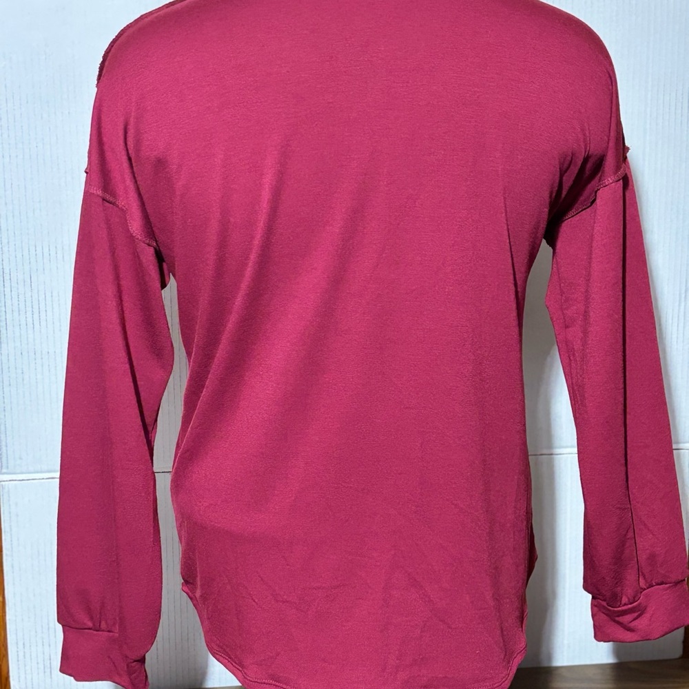 7th Ray 2X Women's Red Button-Up Top - Picture 8 of 8